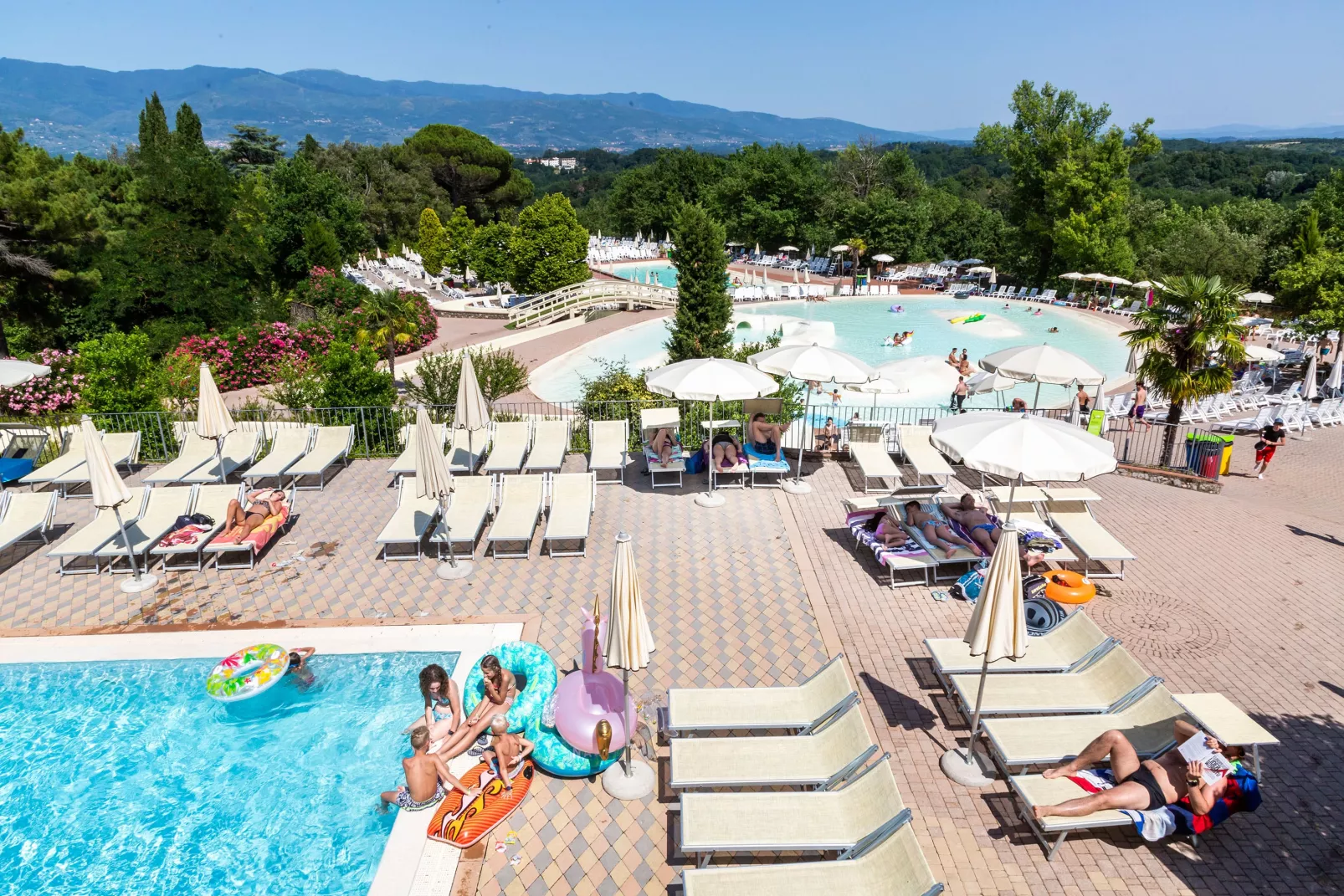 Hu Norcenni Girasole Village -