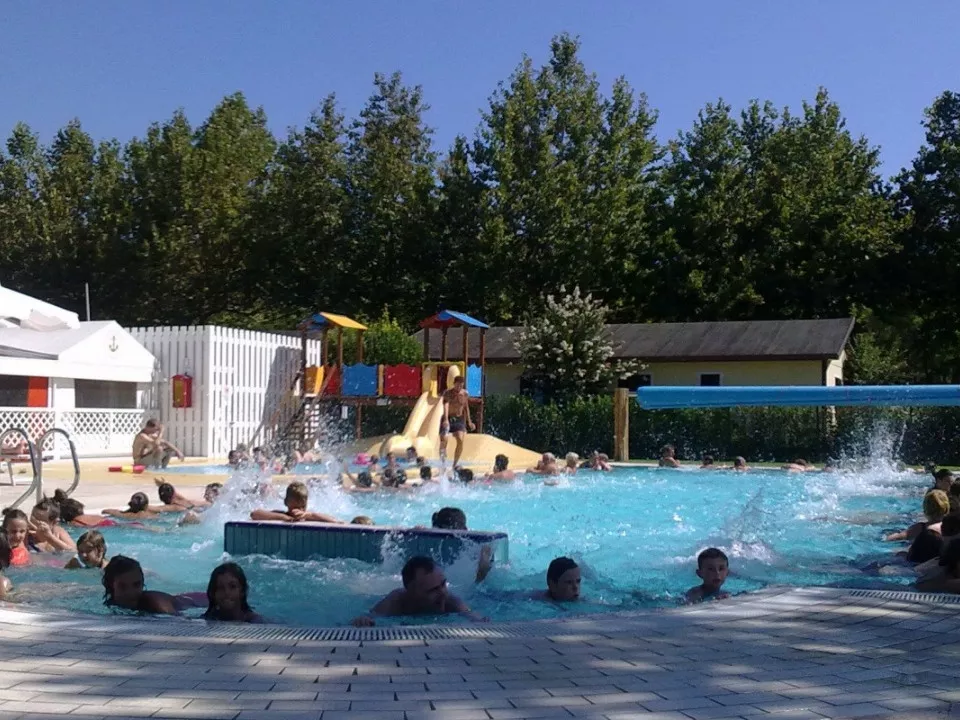 Hu Norcenni Girasole Village -