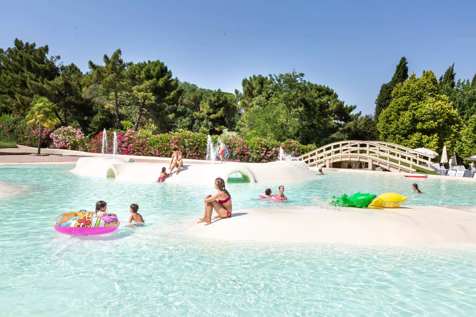 Hu Norcenni Girasole Village -