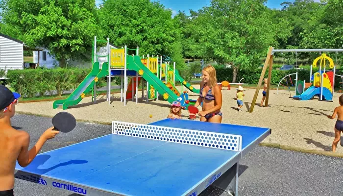 Camping Le Plein Air des Bories -