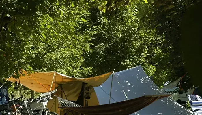 Flower Camping Le Val de lArre 