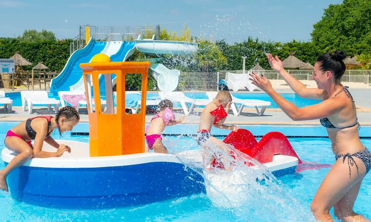Camping Le Château de Galaure - Tohapi -