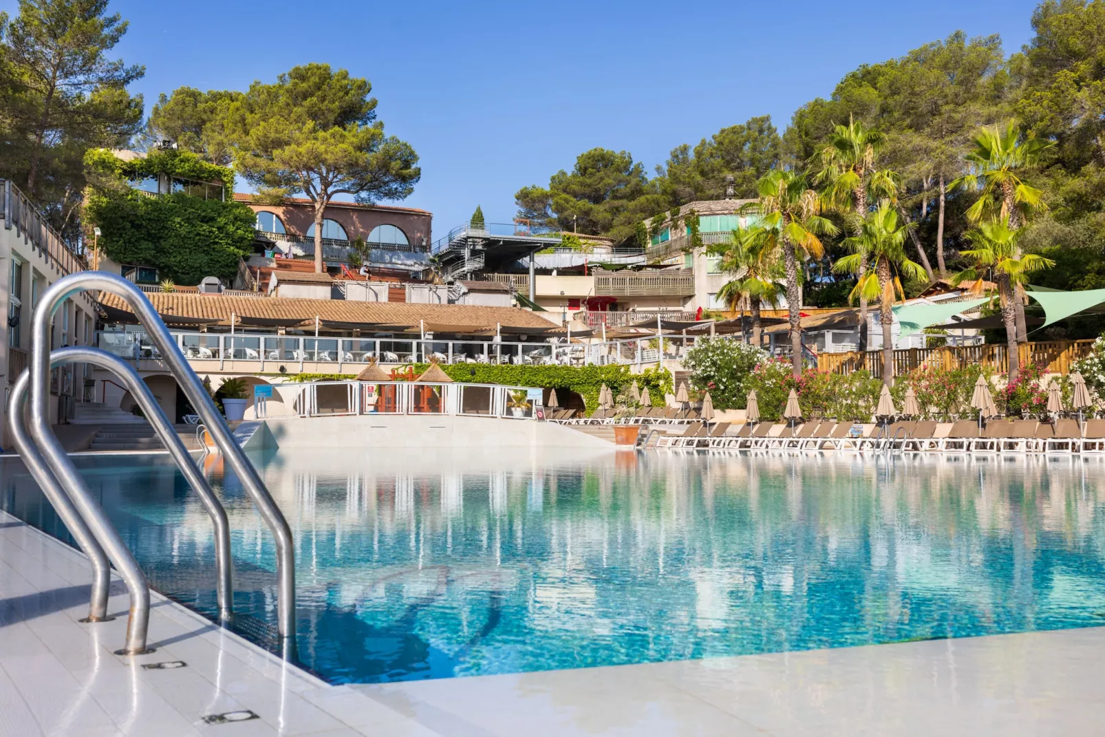 Camping Holiday Green -
