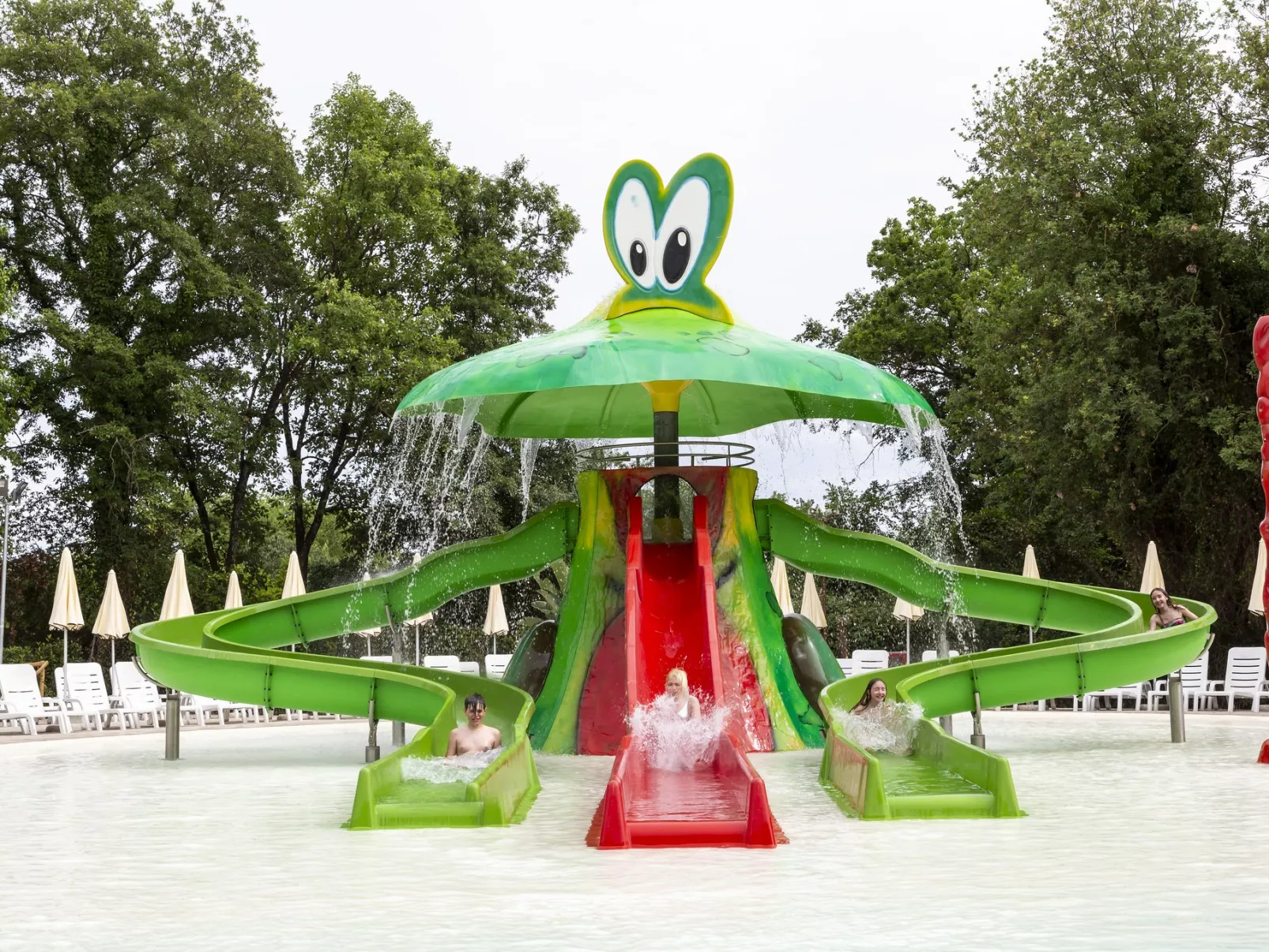 Hu Park Albatros Village -