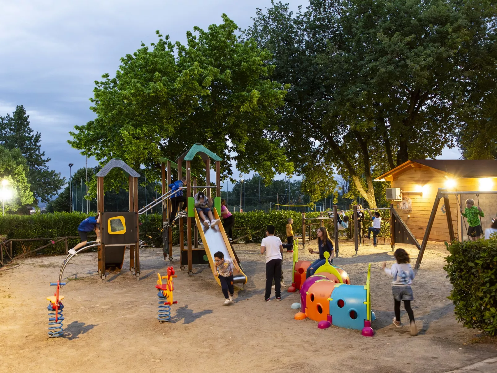 Hu Park Albatros Village -