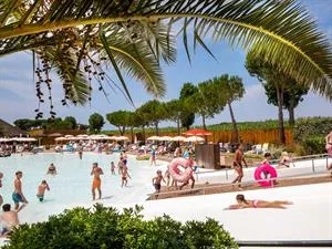 Hu Park Albatros Village -
