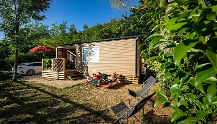 Flower Camping Le St. Michelet -