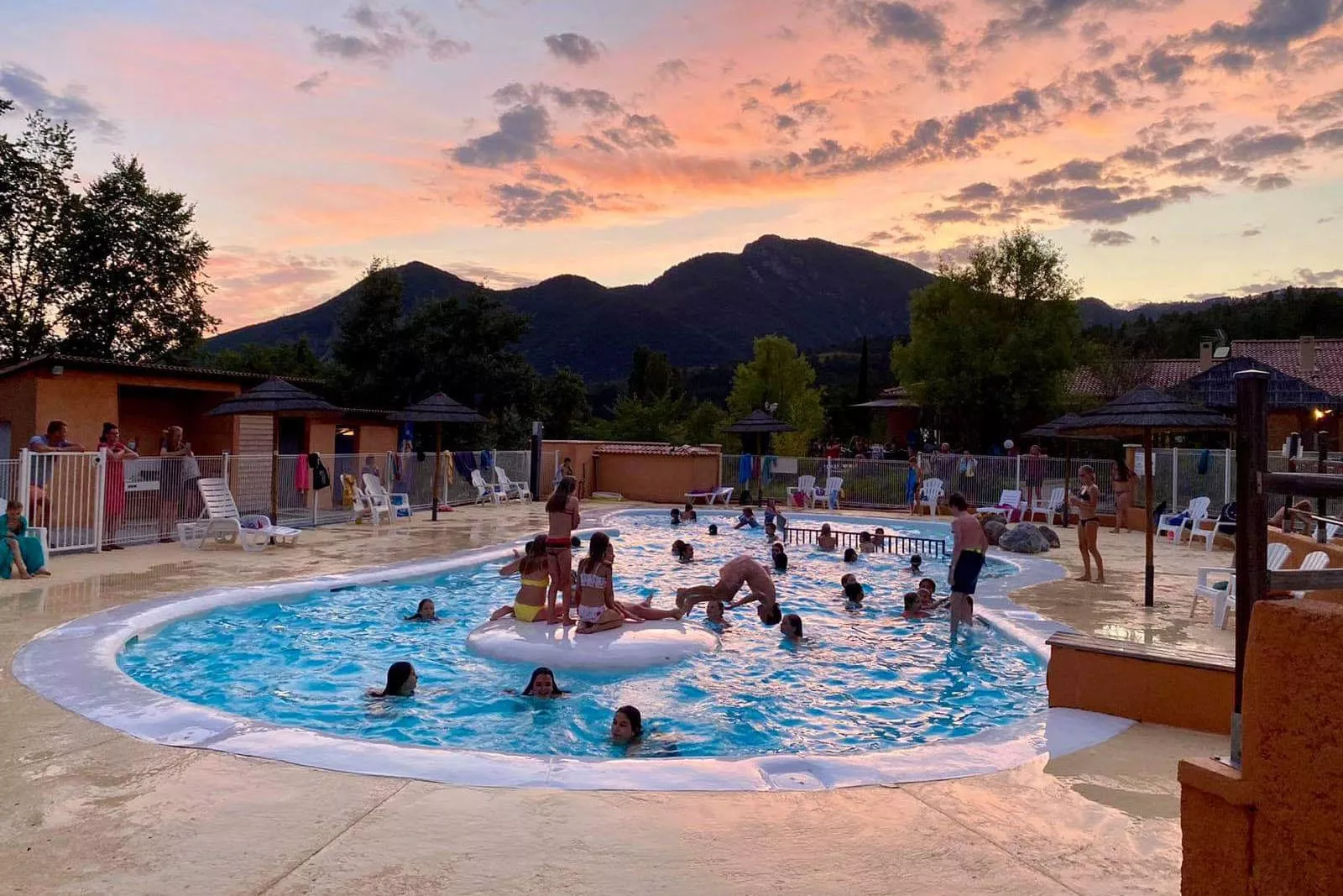 Flower Camping Le Clot du Jay -