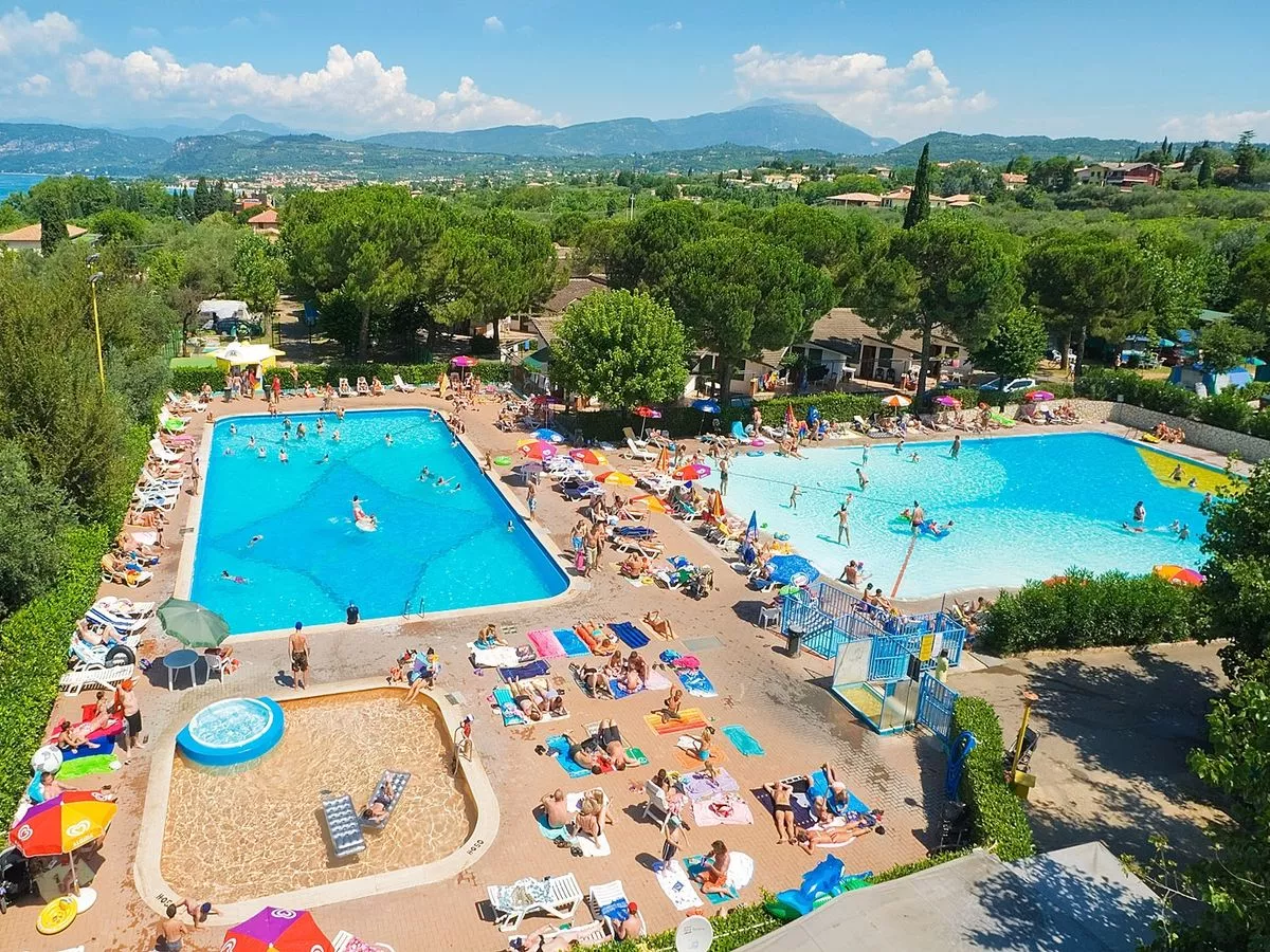 Hu I Pini Village -