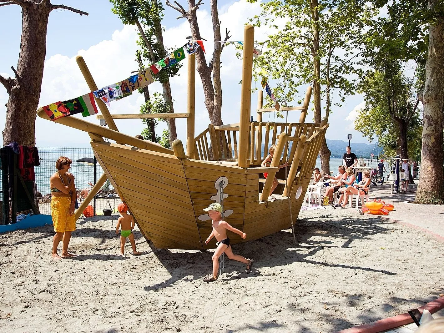 Hu I Pini Village -