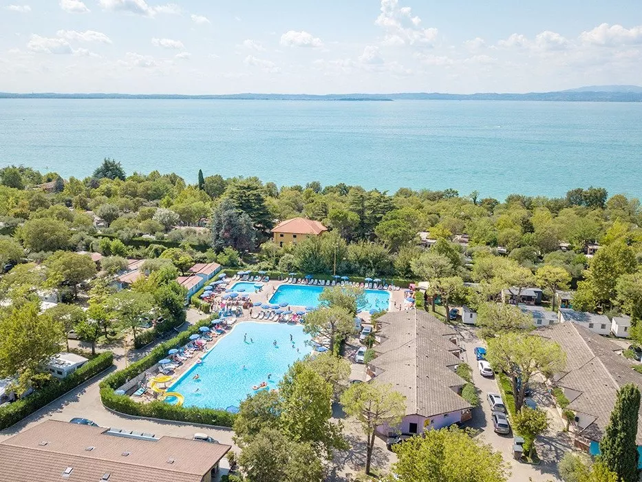 Hu I Pini Village -