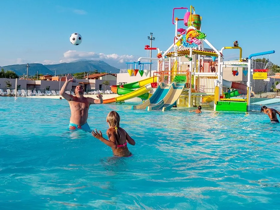 Hu I Pini Village -
