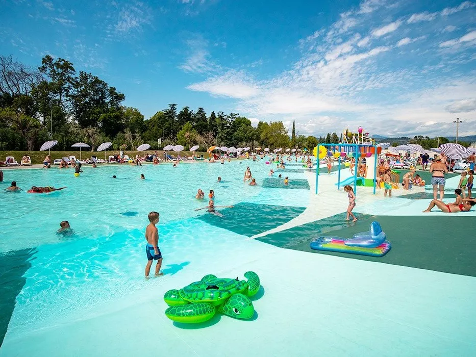 Hu I Pini Village -