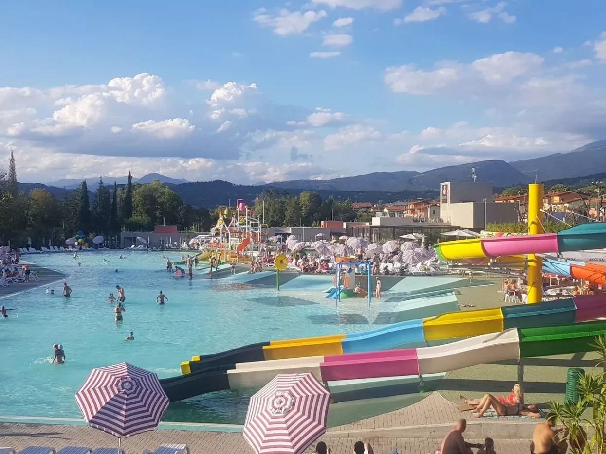 Hu I Pini Village -