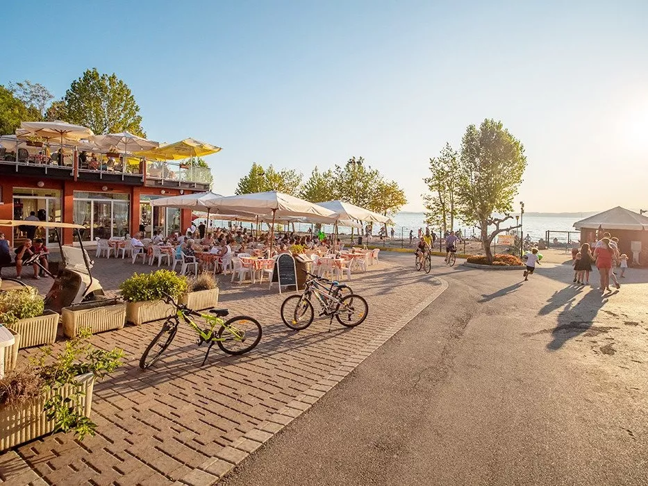 Hu I Pini Village -