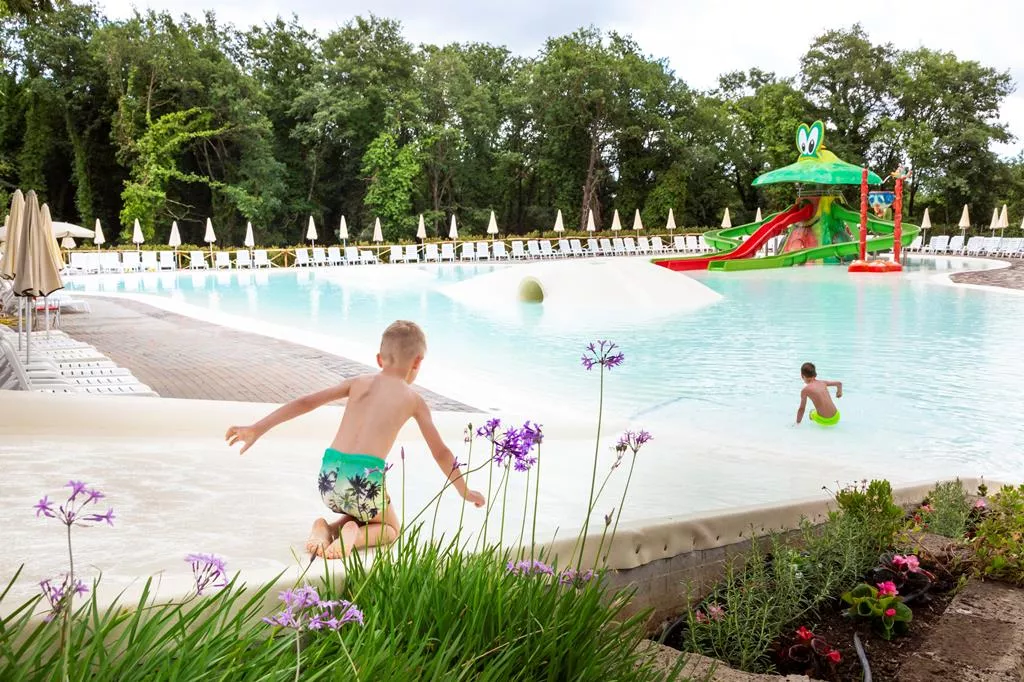 Hu I Pini Village -