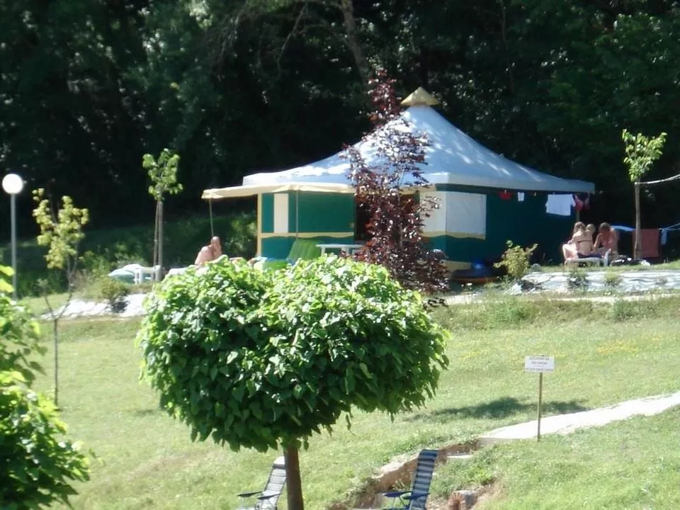 Camping Les 2 Lacs 