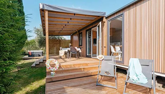 Flower Camping Les Jardins de Kergal 
