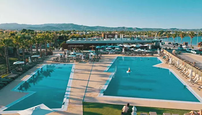 Camping Ampolla Playa -