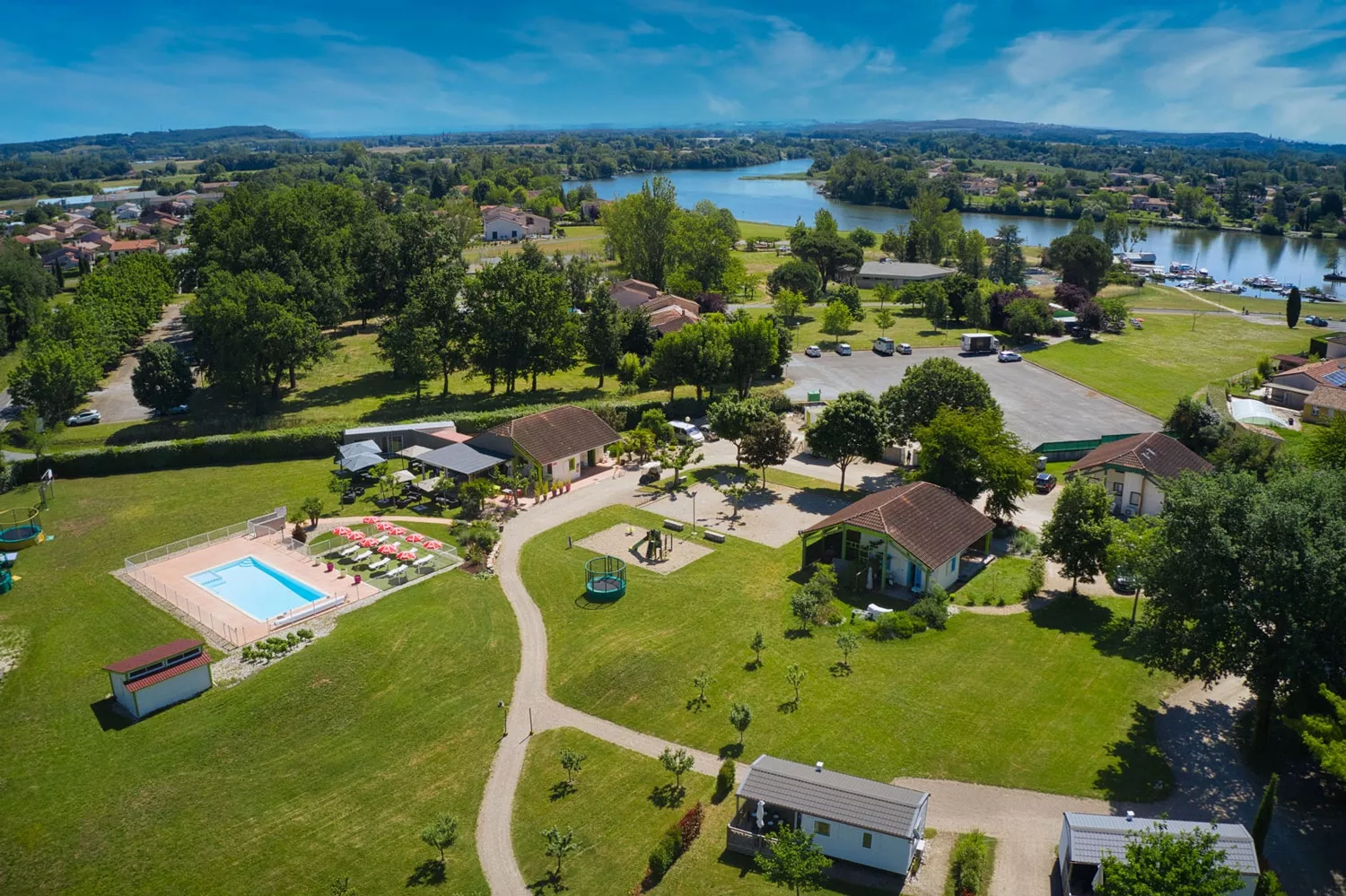 Camping Les Pommiers dAiguelèze 
