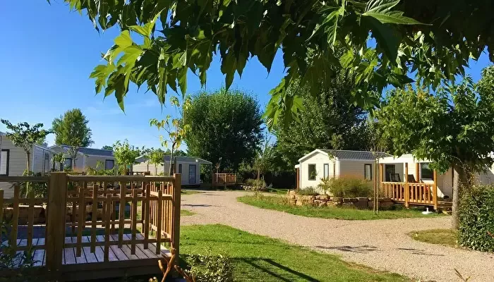 Camping Les Pommiers dAiguelèze 