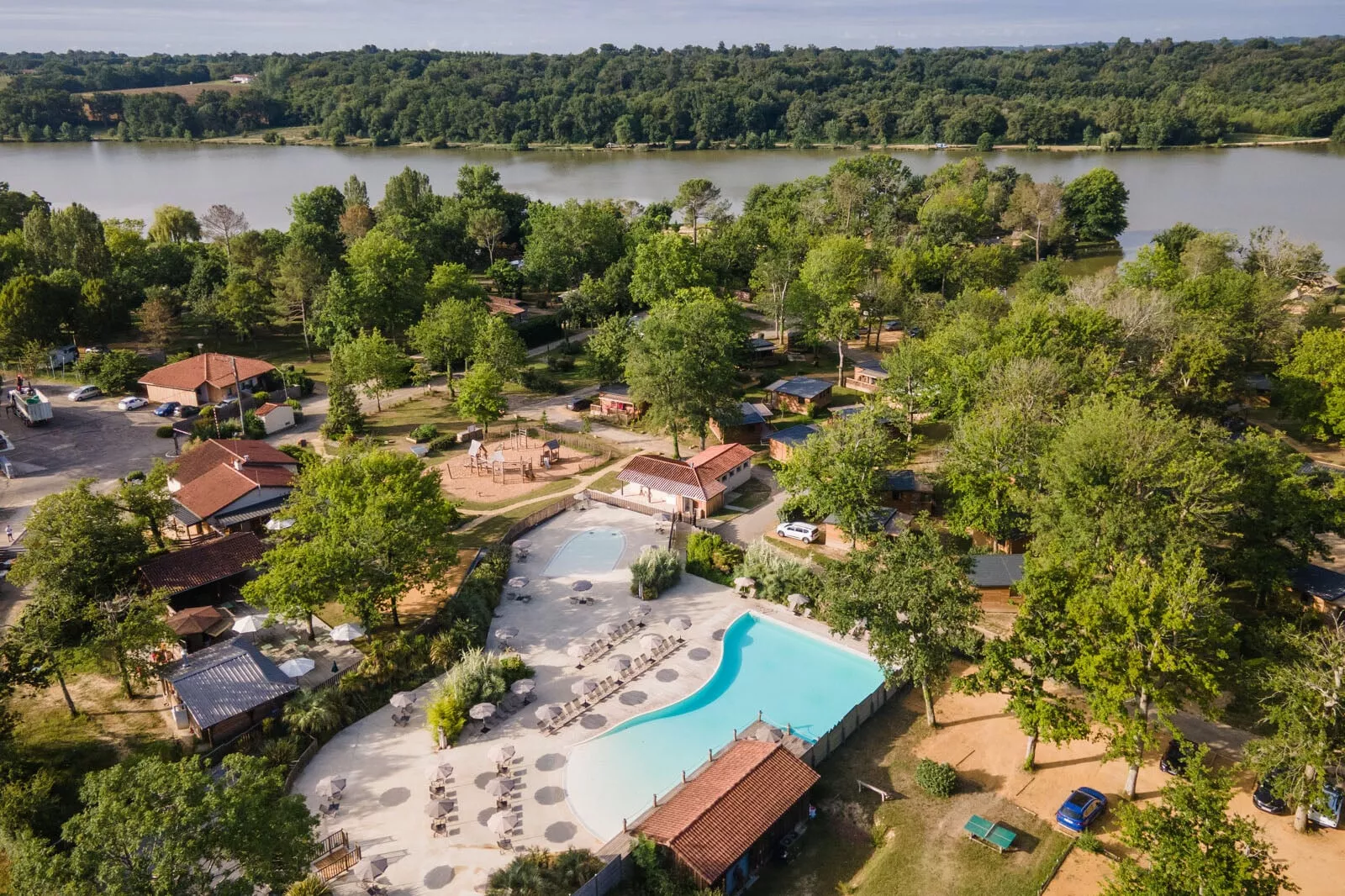 Camping Huttopia Lac de lUby - Gers 