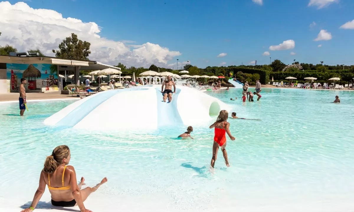 Hu Fabulous Village-