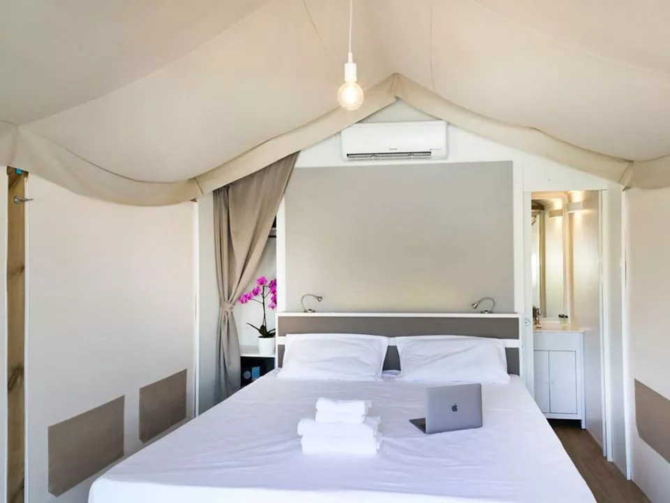 Hu Roma Camping in Town-