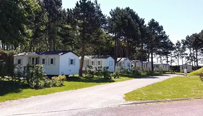 Flower Camping Le Rompval -