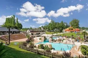 Camping Les Ormes Domaine & Resort-