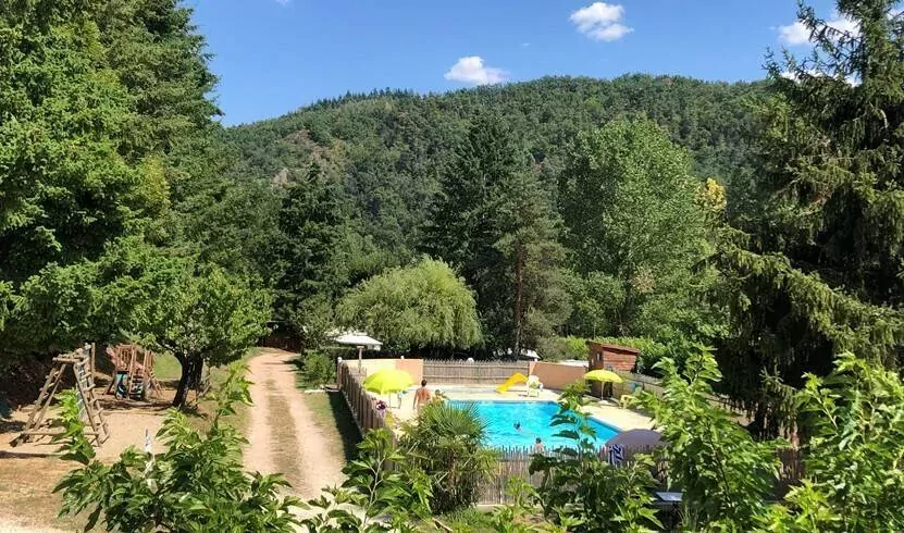 Camping Les Berges du Doux -