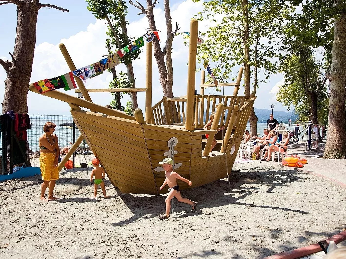 Hu I Pini Village -
