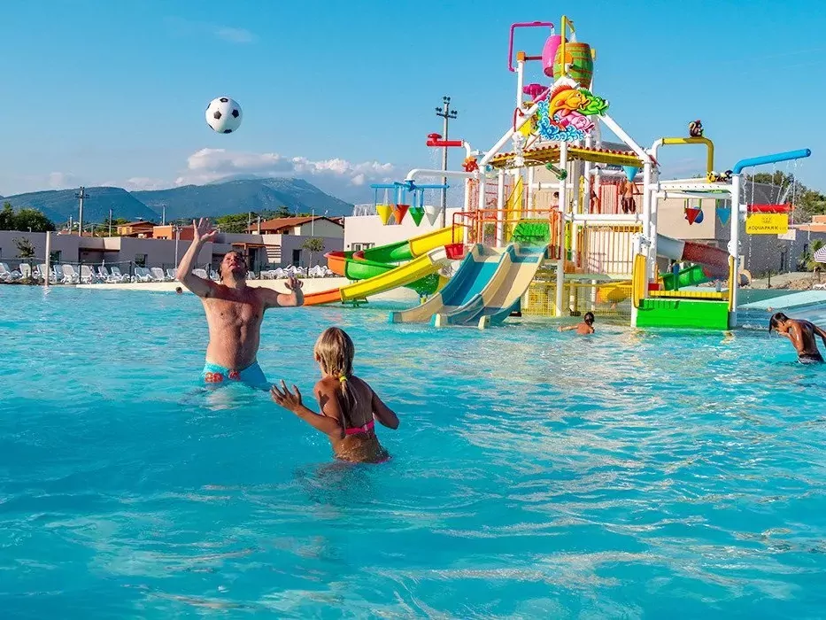 Hu I Pini Village -