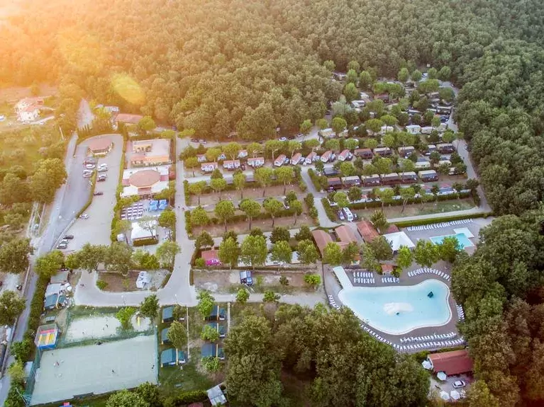 Hu Park Albatros Village -