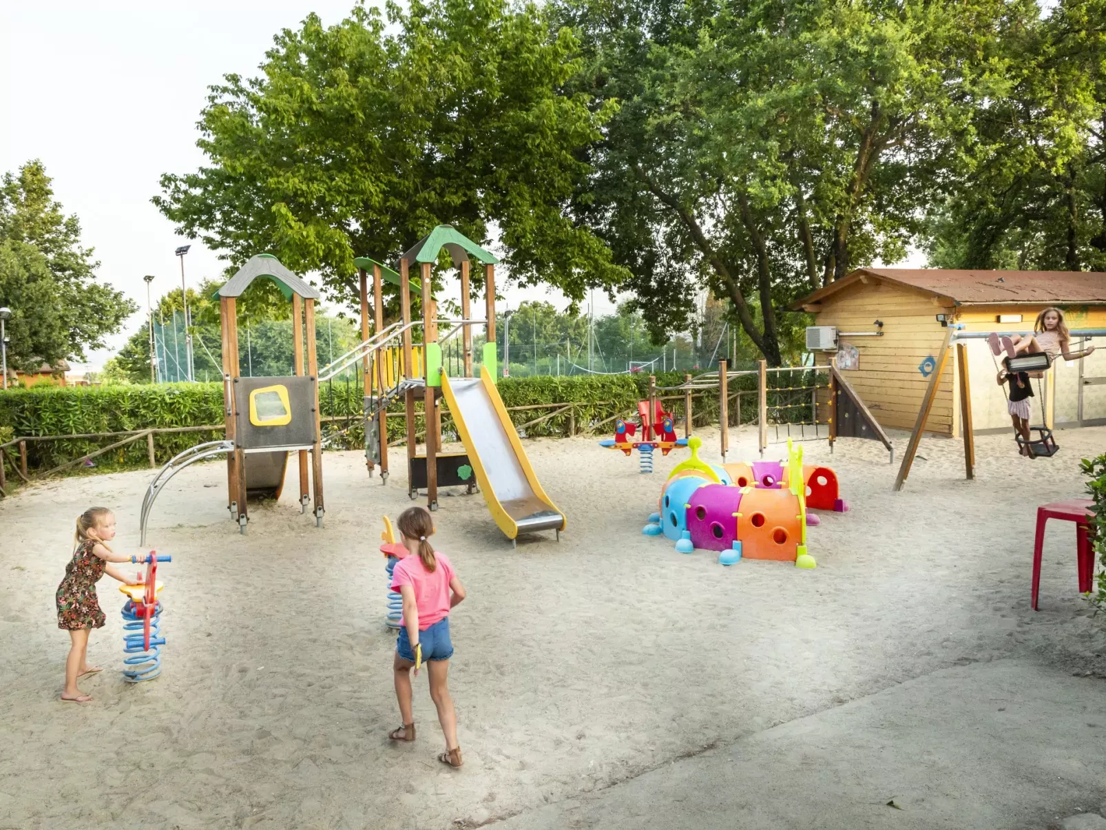 Hu Park Albatros Village -