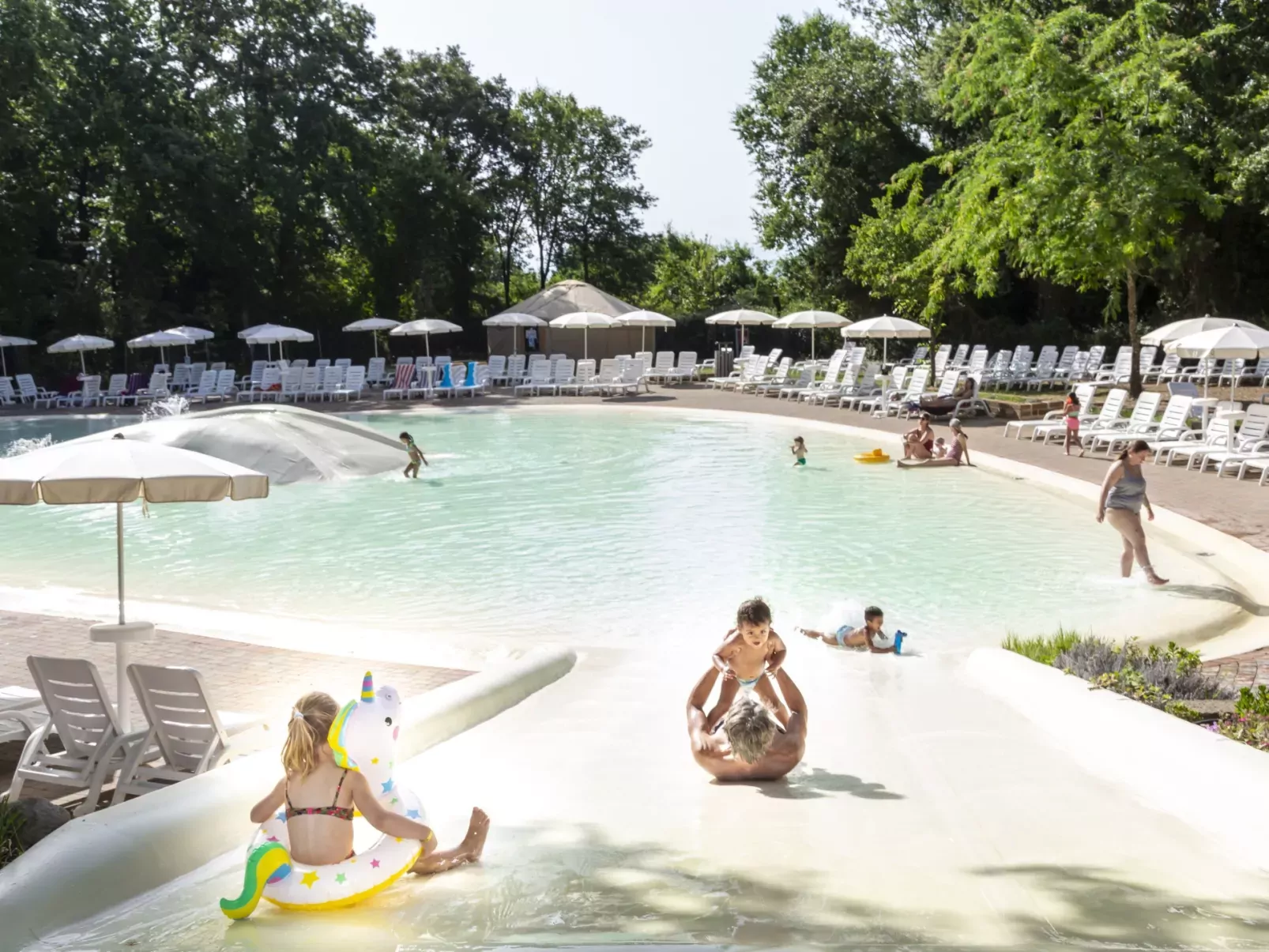 Hu Park Albatros Village -