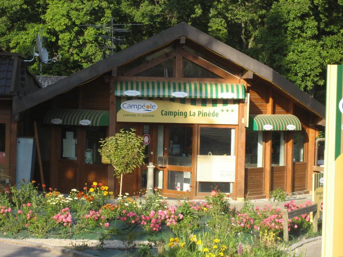 Camping La Pinède - Excenevex -