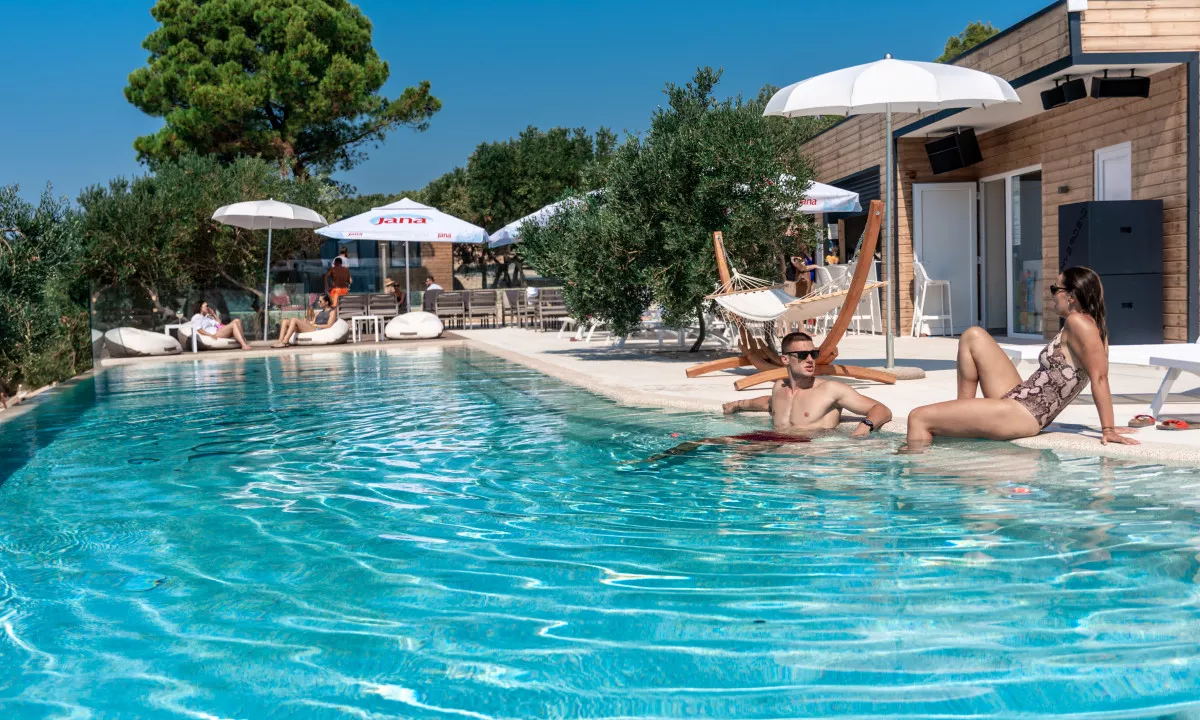 Olivia Green Camping -
