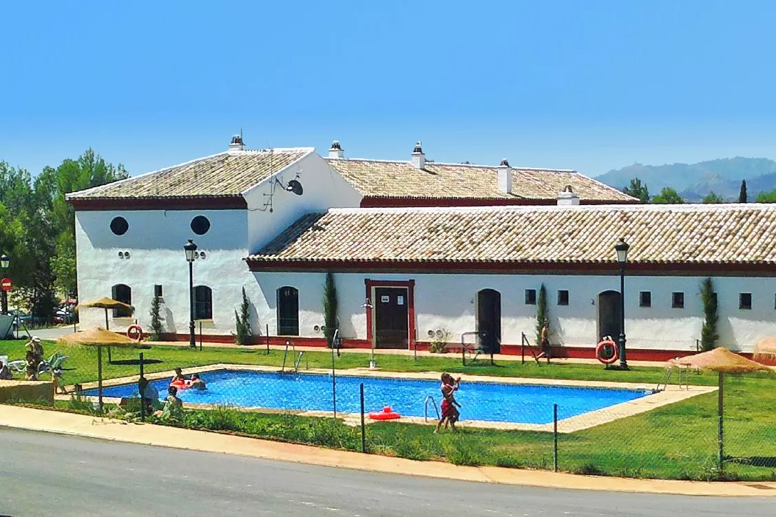 Camping Pueblo Blanco -