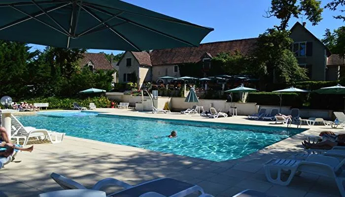 Camping Château de Lacomté -