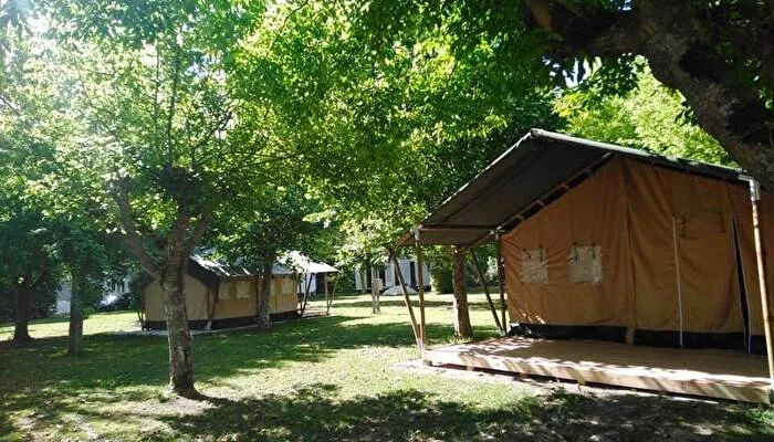 Camping Paradis Aubeterre-sur-Dronne -