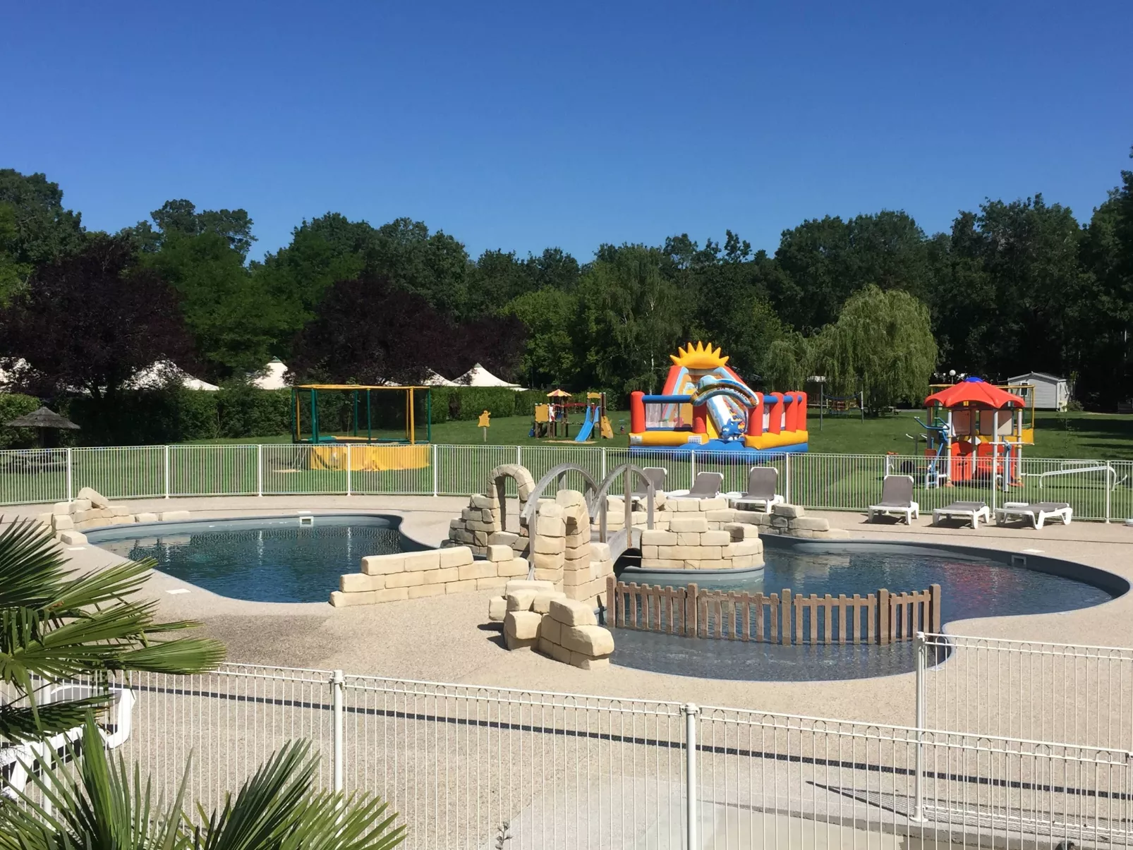 Flower Camping Les Granges -