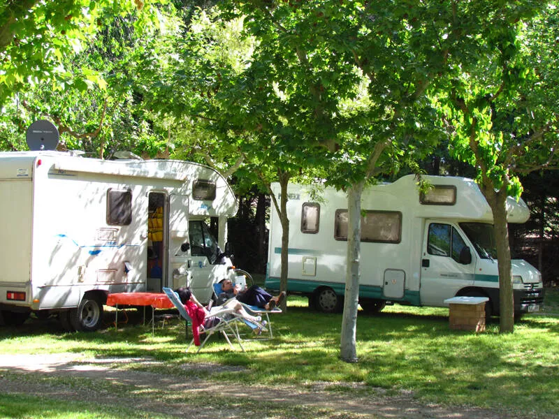 Lake Caspe Camping 