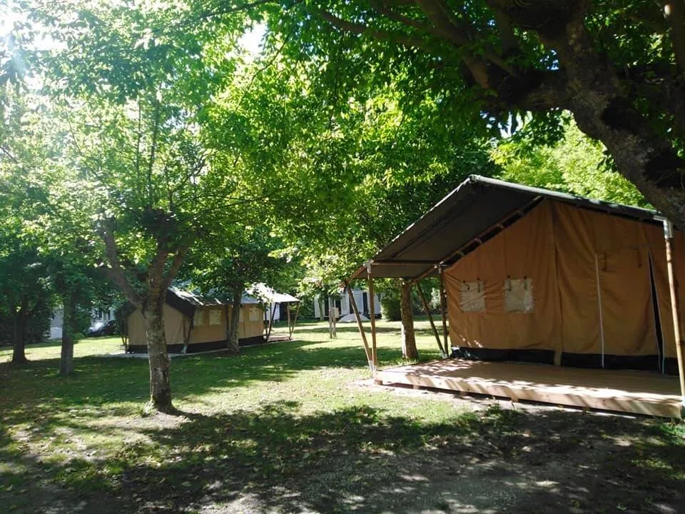 Camping Paradis Aubeterre-sur-Dronne 