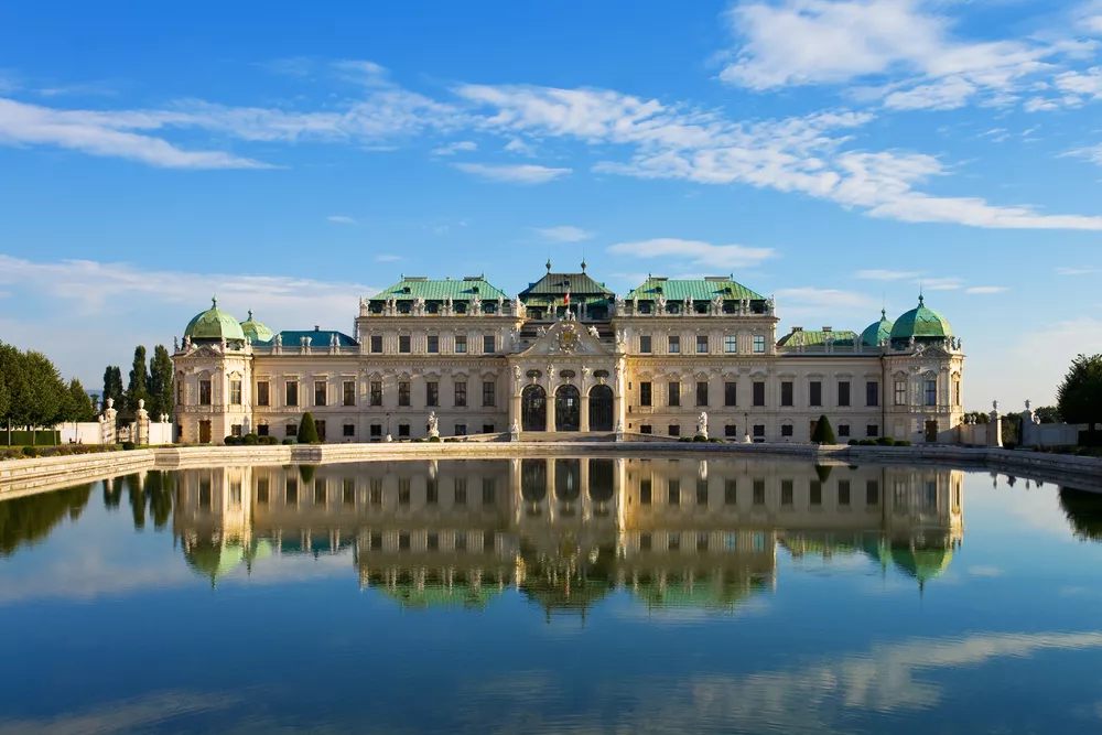 Zomer paleis Belvedere in Wenen aan het water