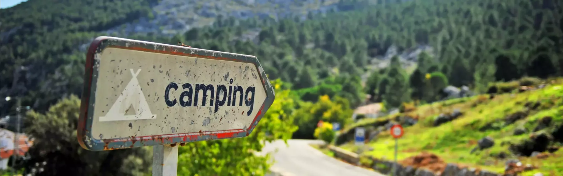 Kamperen op een goedkope camping in Spanje